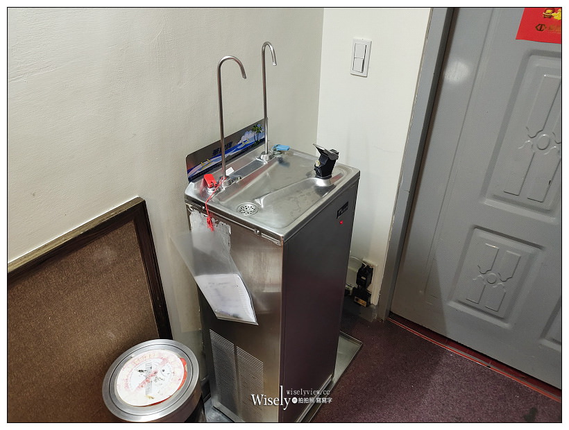 基隆住宿推薦。大華飯店︱相鄰車站與廟口夜市5分鐘步程，平價舒適價格便宜，相鄰全聯超市與便利超商