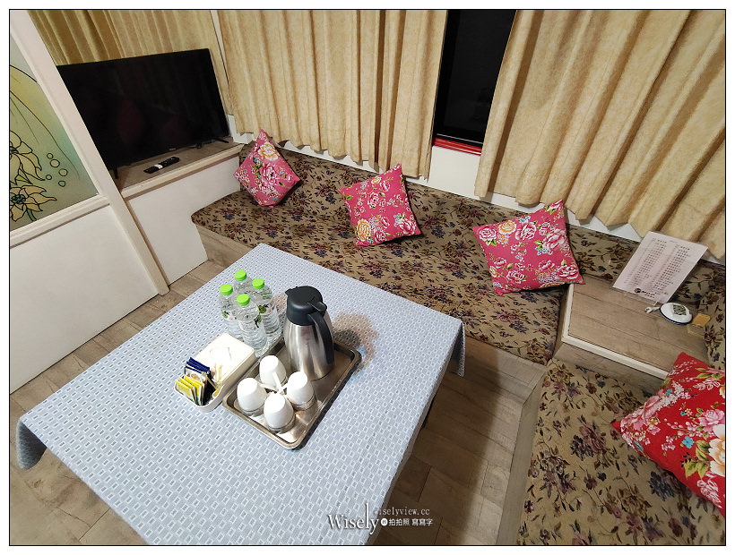 基隆住宿推薦。大華飯店︱相鄰車站與廟口夜市5分鐘步程，平價舒適價格便宜，相鄰全聯超市與便利超商