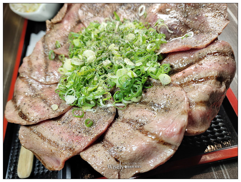 台北美食 。丼Fun 「日本式丼飯」︱主打炸牛排定食，炙燒薔薇丼與鹽蔥牛舌丼也推薦，相鄰台北京站與中山市場～捷運台北車站美食 x 日式燒肉丼飯