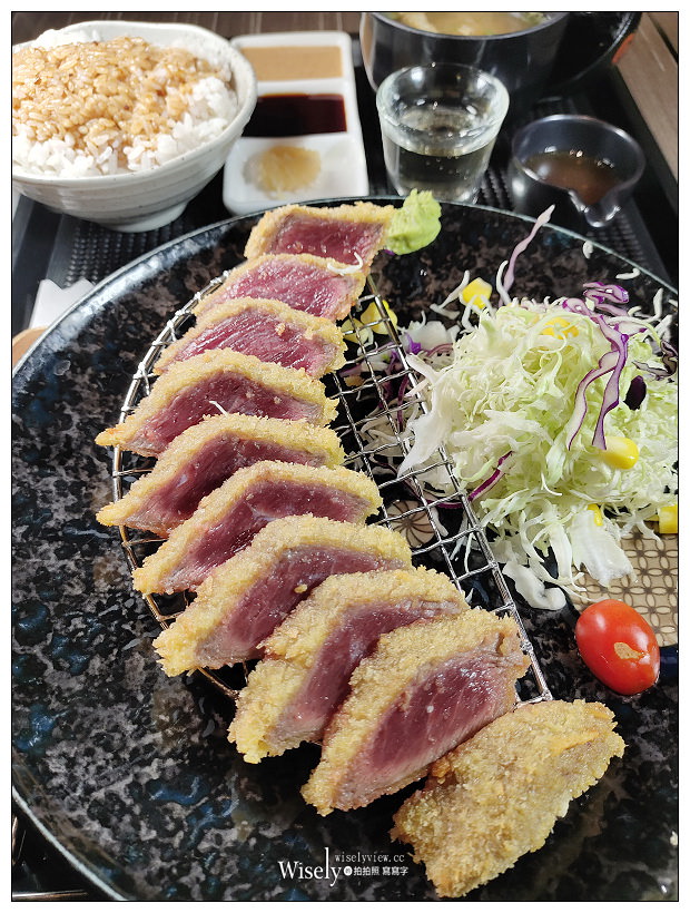 台北美食 。丼Fun 「日本式丼飯」︱主打炸牛排定食，炙燒薔薇丼與鹽蔥牛舌丼也推薦，相鄰台北京站與中山市場～捷運台北車站美食 x 日式燒肉丼飯