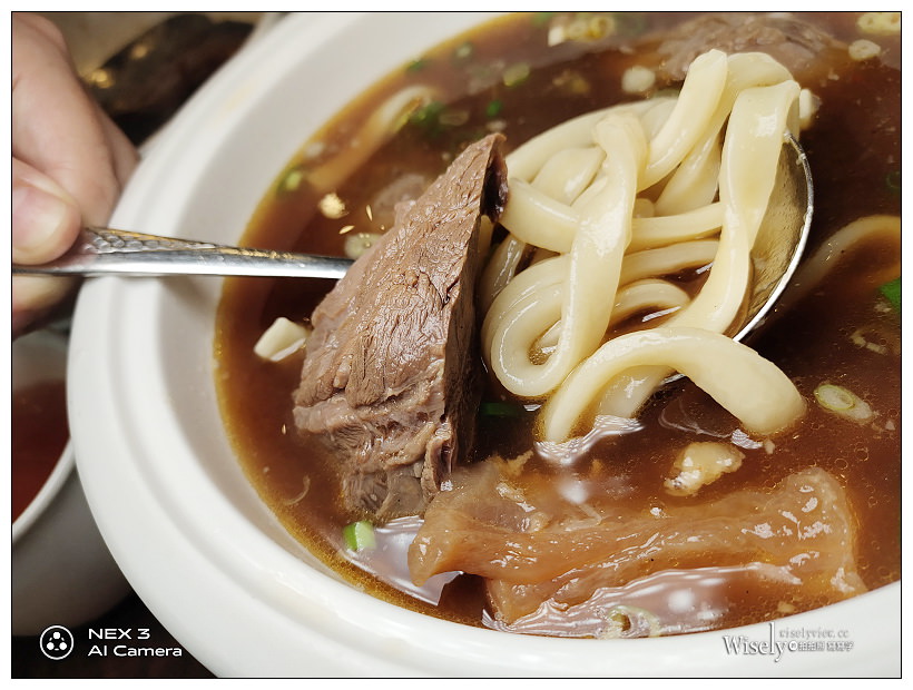 台北點水樓 復興店︱讚岐牛肉麵、七彩小籠包、砂鍋醃篤鮮、月見芙容鮮魚煲、凍豬腳，新增餐點伴手禮現購專櫃～捷運忠孝復興站美食 x 米其林必比登美食