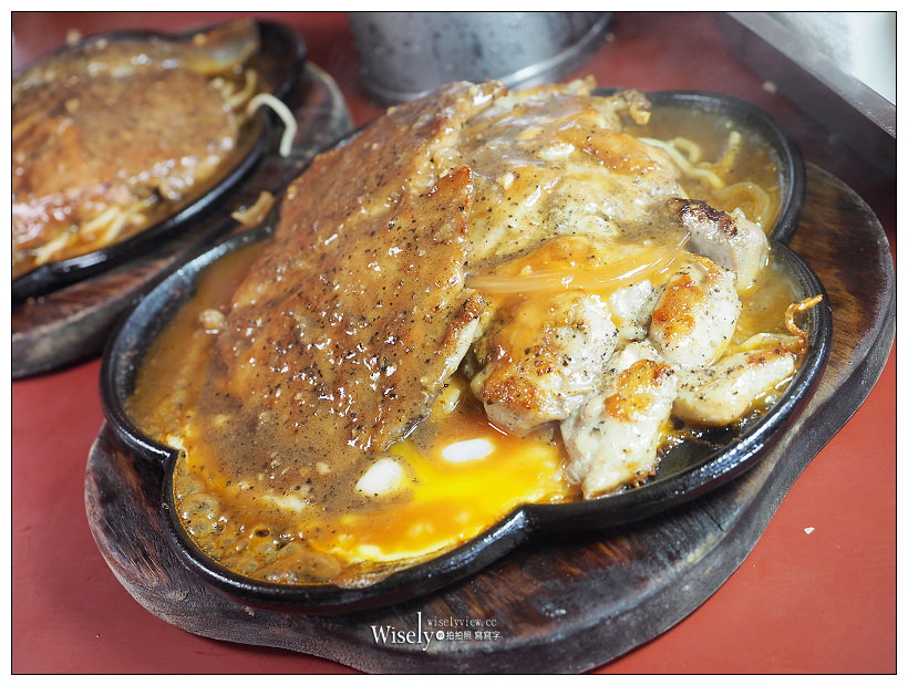 宜蘭五結。佳樂牛排館(菜單分享)︱平價老字號鐵板牛排，提供酥皮濃湯紅茶喝到飽，鄰近冬山河公園有停車場～冬山河美食 x 五結美食 x 宜蘭牛排 x 宜蘭美食