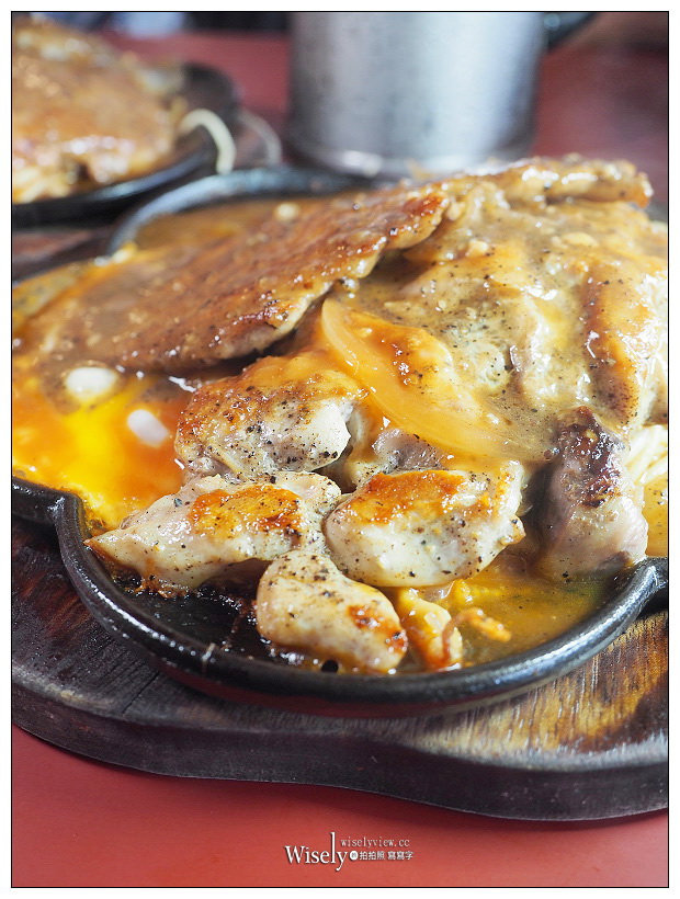 宜蘭五結。佳樂牛排館(菜單分享)︱平價老字號鐵板牛排，提供酥皮濃湯紅茶喝到飽，鄰近冬山河公園有停車場～冬山河美食 x 五結美食 x 宜蘭牛排 x 宜蘭美食