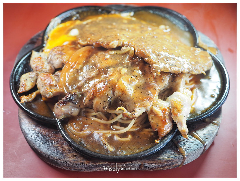 宜蘭五結。佳樂牛排館(菜單分享)︱平價老字號鐵板牛排，提供酥皮濃湯紅茶喝到飽，鄰近冬山河公園有停車場～冬山河美食 x 五結美食 x 宜蘭牛排 x 宜蘭美食