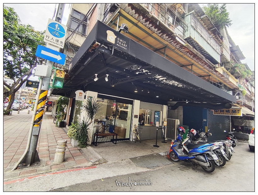 台北 南機場夜市美食。夫妻飯莊︱超值百元便當3項主菜7項配菜,份量多到快滿出來 台北 南機場夜市美食。夫妻飯莊︱超值百元便當3項主菜7項配菜,份量多到快滿出來