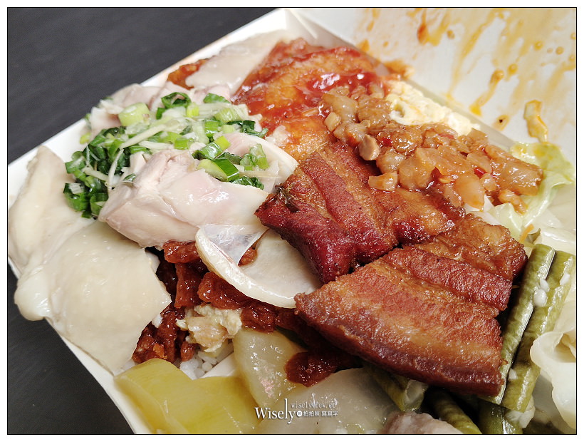 台北 南機場夜市美食。夫妻飯莊︱超值百元便當3項主菜7項配菜,份量多到快滿出來 台北 南機場夜市美食。夫妻飯莊︱超值百元便當3項主菜7項配菜,份量多到快滿出來