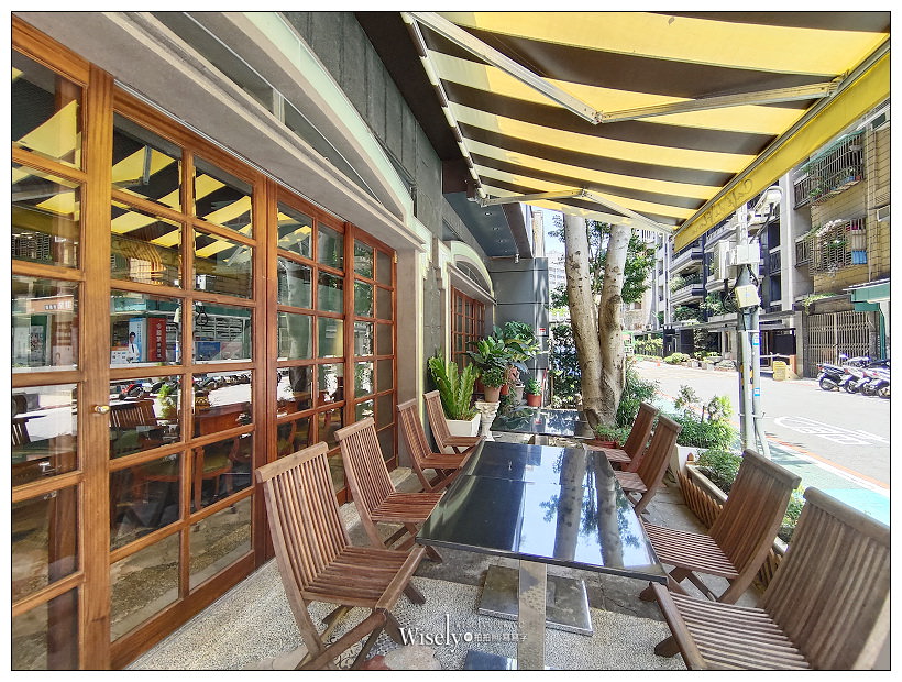 台北大安。花神咖啡私廚 de Flora Restaurant & Café 師大店︱中式熱炒與西點午茶，裝潢空間仿法國巴黎花神咖啡，適合聚會聊天拍照～捷運台電大樓站美食