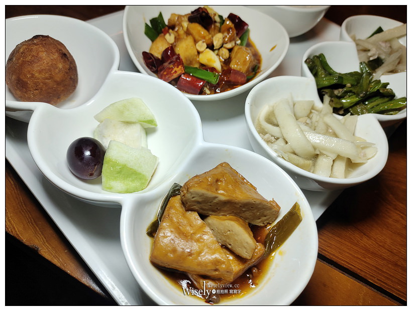 台北大安。花神咖啡私廚 de Flora Restaurant & Café 師大店︱中式熱炒與西點午茶，裝潢空間仿法國巴黎花神咖啡，適合聚會聊天拍照～捷運台電大樓站美食