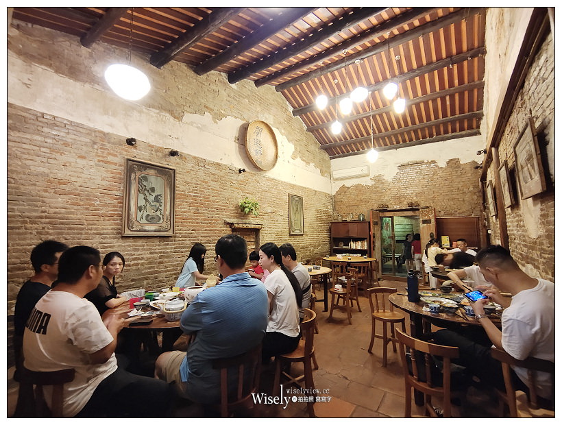 台南美食。筑馨居 無菜單料理︱在清朝百年懷舊老宅裡享用古早台灣味，相鄰神農街與河樂廣場，用餐需事先預約為佳，均一價NT500／人～台南中西區美食