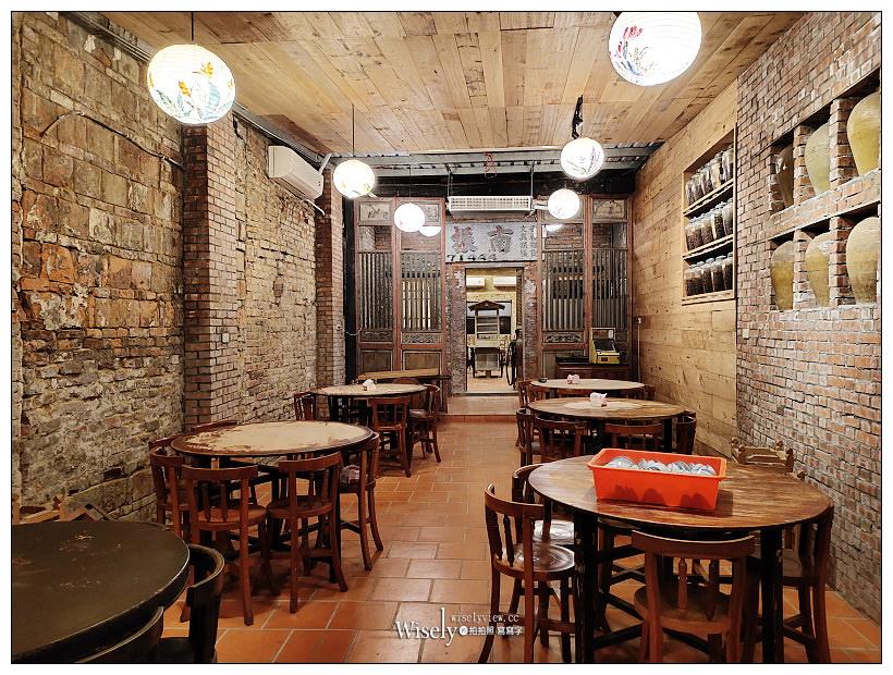 台南美食。筑馨居 無菜單料理︱在清朝百年懷舊老宅裡享用古早台灣味，相鄰神農街與河樂廣場，用餐需事先預約為佳，均一價NT500／人～台南中西區美食