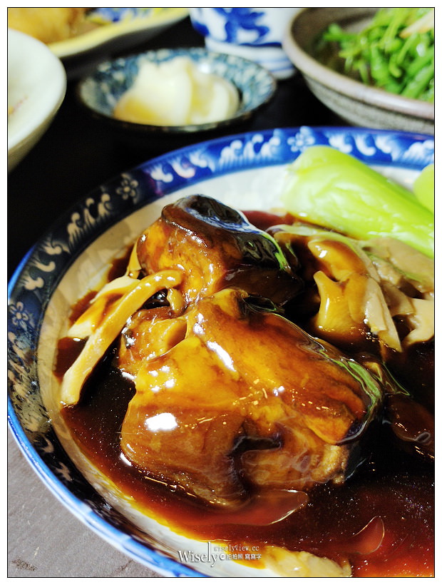 台南美食。筑馨居 無菜單料理︱在清朝百年懷舊老宅裡享用古早台灣味，相鄰神農街與河樂廣場，用餐需事先預約為佳，均一價NT500／人～台南中西區美食