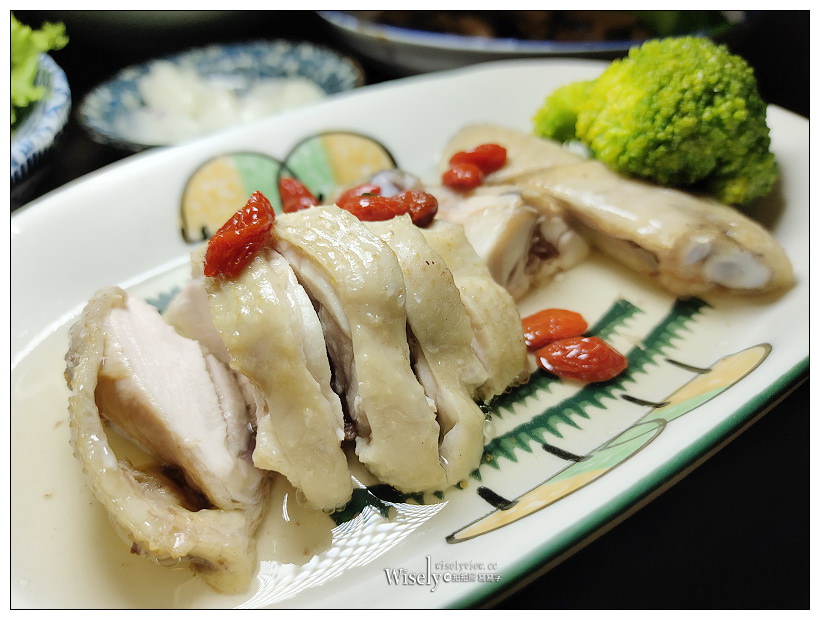 台南美食。筑馨居 無菜單料理︱在清朝百年懷舊老宅裡享用古早台灣味，相鄰神農街與河樂廣場，用餐需事先預約為佳，均一價NT500／人～台南中西區美食