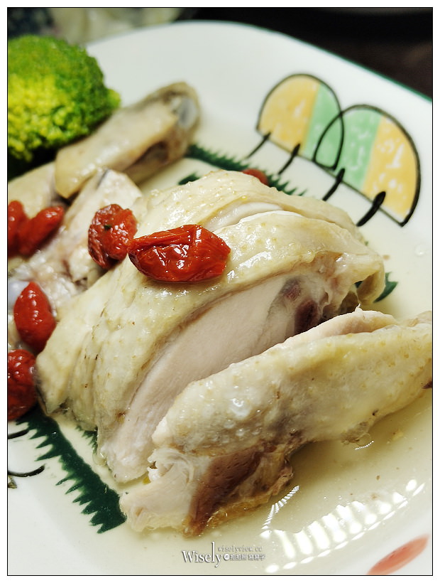 台南美食。筑馨居 無菜單料理︱在清朝百年懷舊老宅裡享用古早台灣味，相鄰神農街與河樂廣場，用餐需事先預約為佳，均一價NT500／人～台南中西區美食