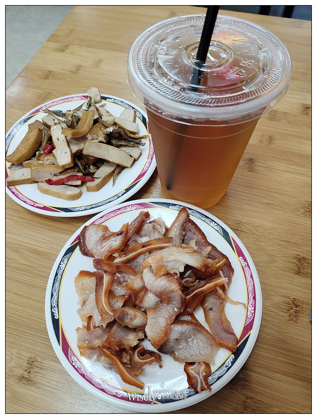 永和美食。蔡家黃牛肉麵（原中壢川味）︱麵多湯濃肉大塊，近樂華夜市保平路上～樂華夜市美食 x 永和四號公園美食 x 捷運永安市場站美食 x 永和牛肉麵