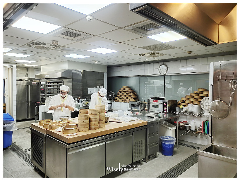 南僑桃園觀光體驗工廠。點水樓桃園店︱凍豬腳四人套餐品嚐，冠軍小籠包&卡比索冰淇淋蜜糖吐司DIY～免費停車遊玩的室內景點，桃園龜山一日遊景點推薦