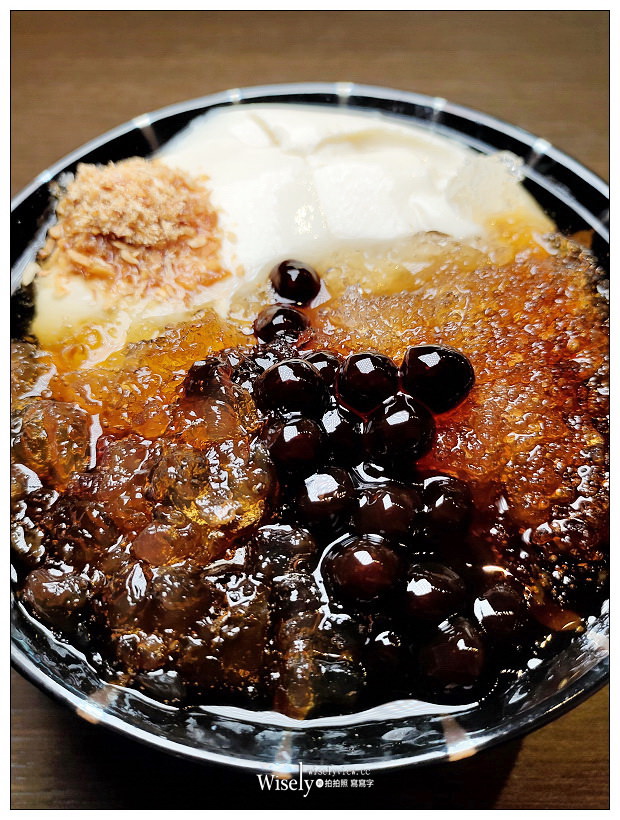 天母美食。豆花魂︱珍珠桃膠雪燕豆花，口感滑嫩晶瑩剔透膠質感～捷運芝山站美食 x 天母德行東路美食