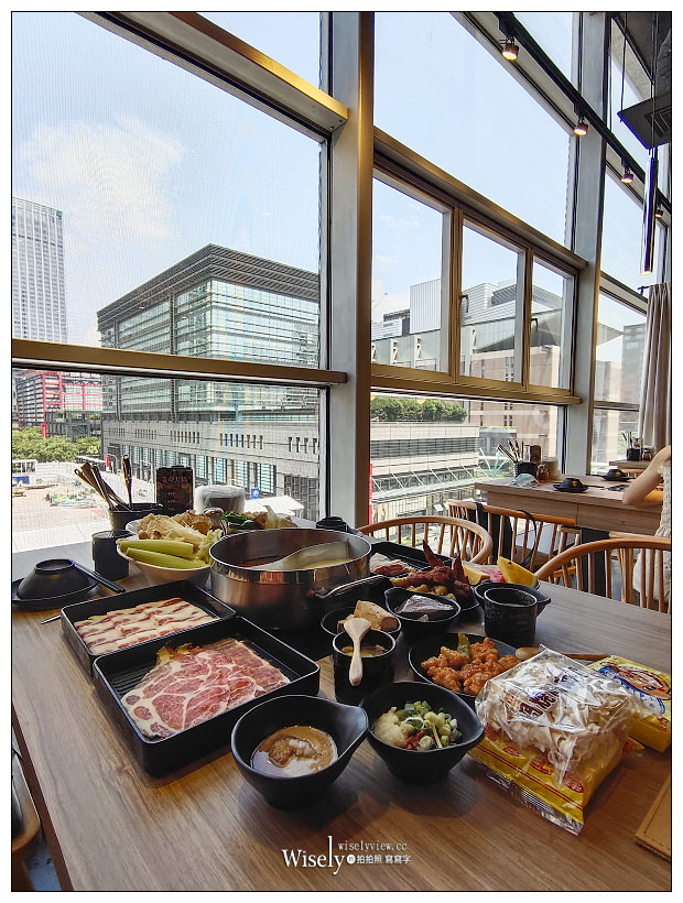 歇業。夏部火鍋-信義ATT店︱平日午餐鴛鴦鍋NT299,小農野菜、炸雞熱炒、飲料甜點隨意吃,限時90分鐘超划算~台北信義區美食 x 捷運台北101站美食 歇業。夏部火鍋-信義ATT店︱平日午餐鴛鴦鍋NT299,小農野菜、炸雞熱炒、飲料甜點隨意吃,限時90分鐘超划算~台北信義區美食 x 捷運台北101站美食