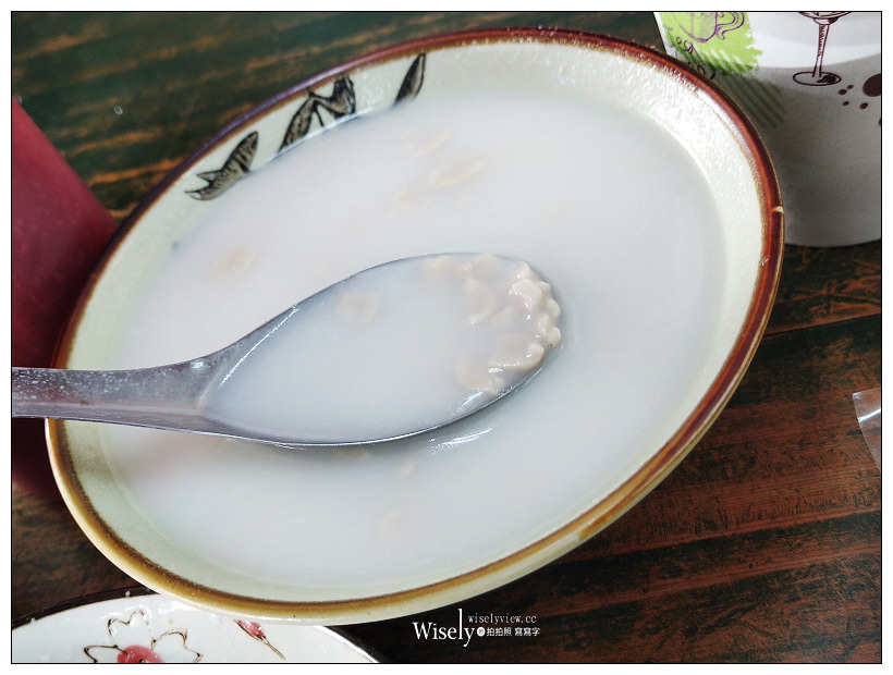 花蓮美食。美崙紅茶(完整菜單)︱清爽紅茶、軟嫩蛋餅、蘿蔔糕加蛋，在地推薦～花蓮早餐 x 花蓮紅茶