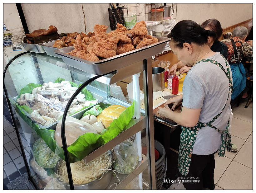 台北中正。祥園小吃店︱寧波西街黑白切麵攤，婆婆媽媽古早味，扁食麵與紅燒肉是經典～捷運中正紀念堂站美食 x 南門市場美食 x 寧波西街美食 x 植物園美食