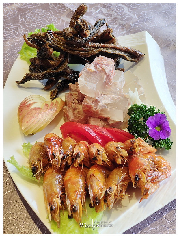 台北圓山大飯店。龍膽石斑美食節︱選用枋寮當季時材，新鮮特色美味好料；紅豆鬆糕、蟹黃湯包與蘇式東坡肉也不可錯過～捷運圓山站美食 x 中山區美食