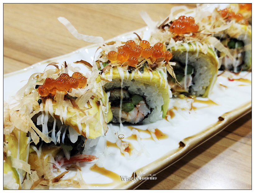 台北大安。日鑫壽司~丼飯、烤物、刺身︱平價好吃的職人壽司,還有隱藏版生魚片蛋糕~東區216巷美食 x 捷運忠孝敦化站美食 x 國父紀念館美食 x 台北壽司推薦 台北大安。日鑫壽司~丼飯、烤物、刺身︱平價好吃的職人壽司,還有隱藏版生魚片蛋糕~東區216巷美食 x 捷運忠孝敦化站美食 x 國父紀念館美食 x 台北壽司推薦