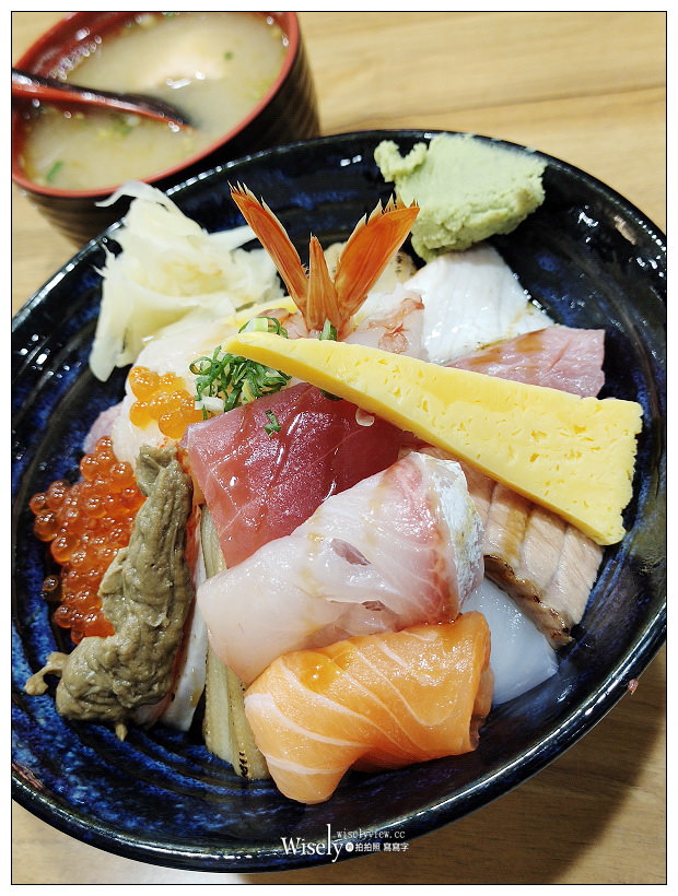 台北大安。日鑫壽司~丼飯、烤物、刺身︱平價好吃的職人壽司,還有隱藏版生魚片蛋糕~東區216巷美食 x 捷運忠孝敦化站美食 x 國父紀念館美食 x 台北壽司推薦 台北大安。日鑫壽司~丼飯、烤物、刺身︱平價好吃的職人壽司,還有隱藏版生魚片蛋糕~東區216巷美食 x 捷運忠孝敦化站美食 x 國父紀念館美食 x 台北壽司推薦