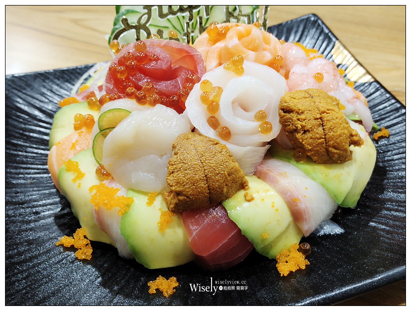 台北大安。日鑫壽司~丼飯、烤物、刺身︱平價好吃的職人壽司,還有隱藏版生魚片蛋糕~東區216巷美食 x 捷運忠孝敦化站美食 x 國父紀念館美食 x 台北壽司推薦 台北大安。日鑫壽司~丼飯、烤物、刺身︱平價好吃的職人壽司,還有隱藏版生魚片蛋糕~東區216巷美食 x 捷運忠孝敦化站美食 x 國父紀念館美食 x 台北壽司推薦