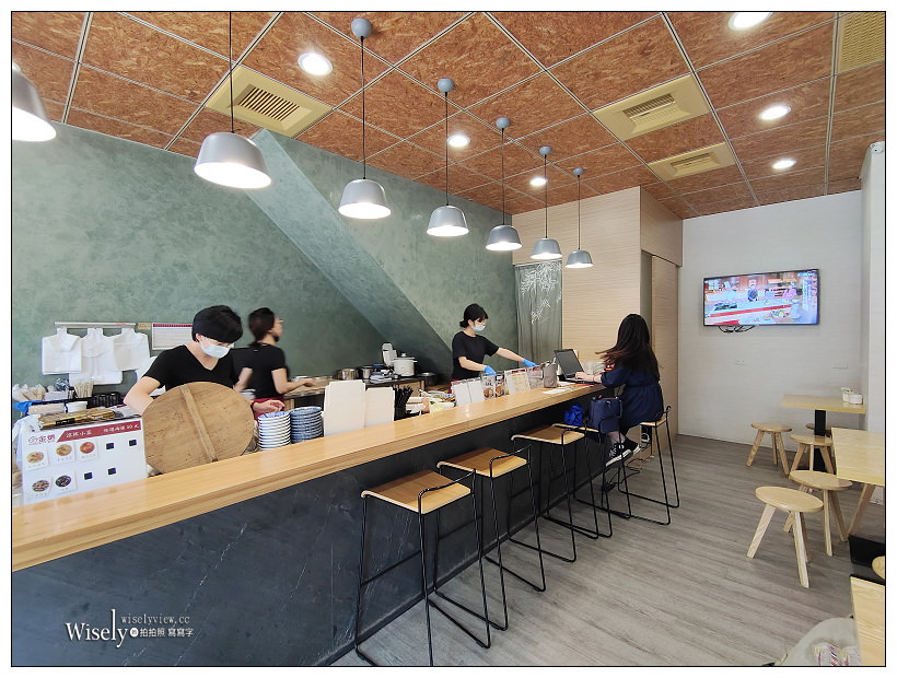 台中西屯。金爌爌肉飯︱相鄰台中朝馬站與秋紅谷旁的文青裝潢小吃，單價略高～台中焢肉飯 x 台中便當