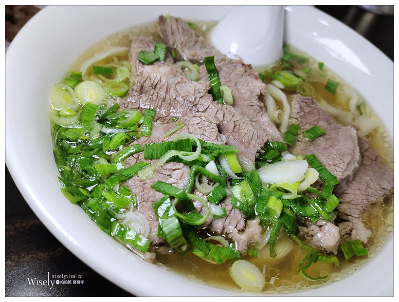 中和美食。蔡家牛肉麵︱招牌清燉牛肉麵好滋味，鄰近捷運環狀線秀朗橋站，在地巷弄的排隊名店～中和牛肉麵 x 中和秀朗橋美食 x 新北市中永和牛肉麵推薦