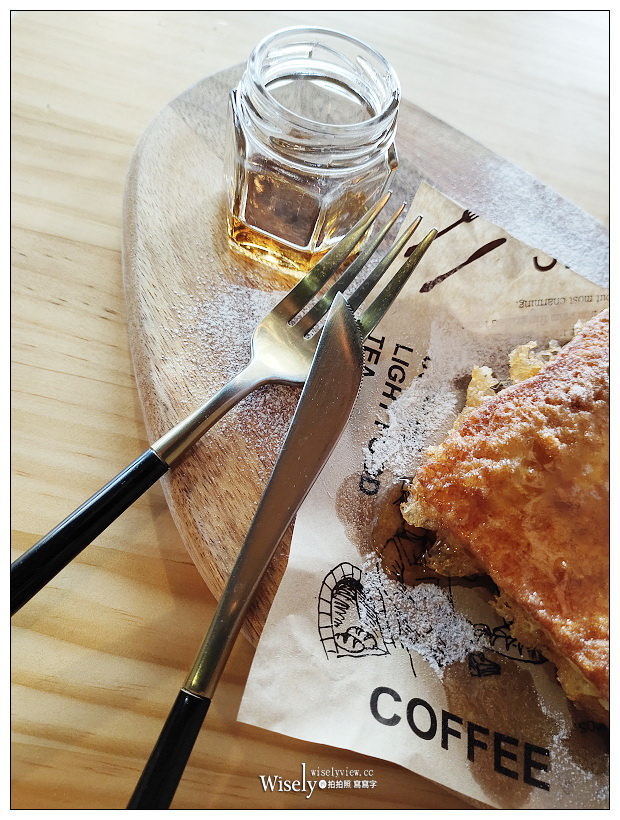 台中東區。復興咖啡交易所 FXCE︱火車新站旁的復古港式餐廳，必點超好吃的西多士，還有視覺系的奶茶咖啡～台中火車站咖啡廳 x 台中港式茶餐廳 x 台中美食