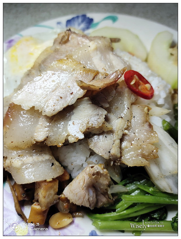 烏來美食。泰雅的廚房︱平價簡餐石板烤肉料理，烏來瀑布&台車瀑布站旁～雲仙樂園美食 x 烏來小吃