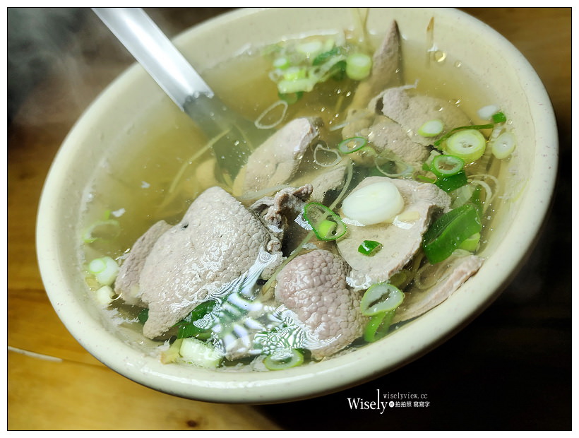 板橋美食。裕民街夜市炒飯燴飯︱不加沙茶以醬油快炒風味，煎蔥蛋與三鮮燴飯必點～捷運新埔站美食