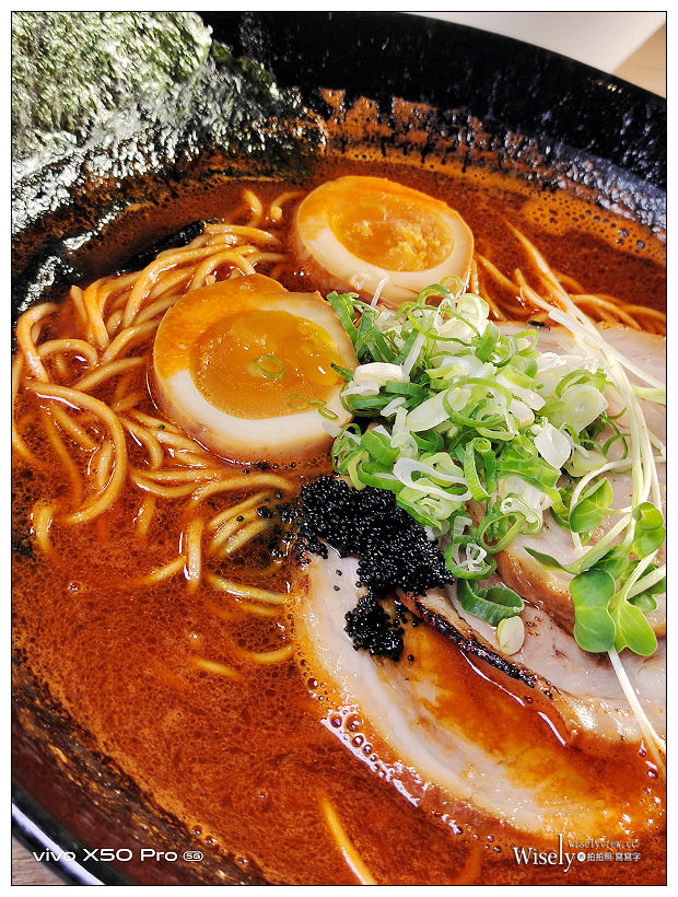 松菸美食。隱世新樂園(歇業)︱音樂美酒佳餚的文創餐酒館，豐富多元跨國料理～捷運市政府站美食 x 信義區美食