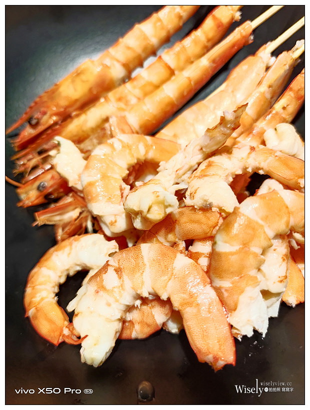 肉多多火鍋 台中向上店︱2020冬季新菜單＋視覺系裝潢&蔬食自助吧吃到飽：16盎司肉蛋糕、海多多海鮮船、好肉系列雙人套餐～台中西區美食 x 台中火鍋