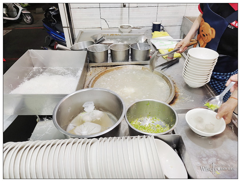台中肉員︱特色風味白糯米醬與手工油炸肉圓,在地80年老店~台中南區美食 x 台中第三市場美食 台中肉員︱特色風味白糯米醬與手工油炸肉圓,在地80年老店~台中南區美食 x 台中第三市場美食