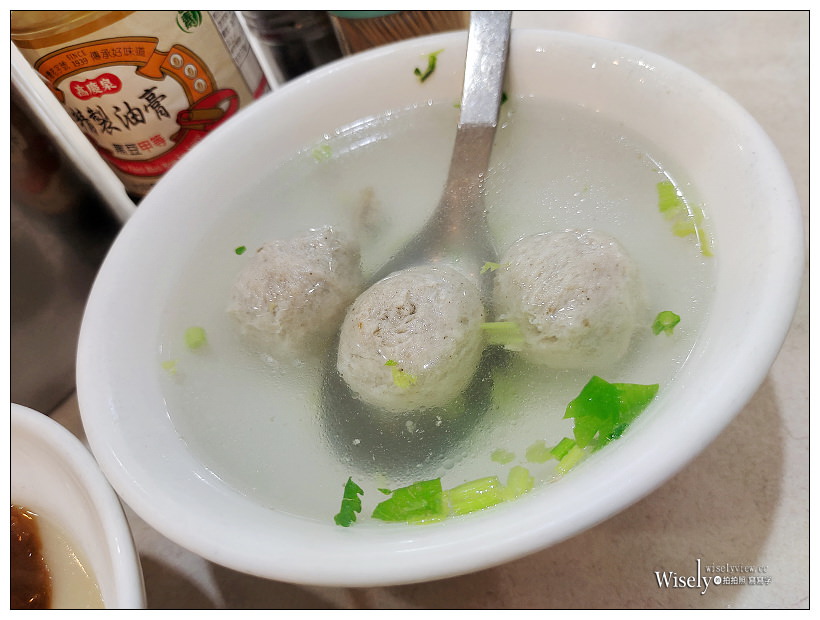 台中肉員︱特色風味白糯米醬與手工油炸肉圓,在地80年老店~台中南區美食 x 台中第三市場美食 台中肉員︱特色風味白糯米醬與手工油炸肉圓,在地80年老店~台中南區美食 x 台中第三市場美食