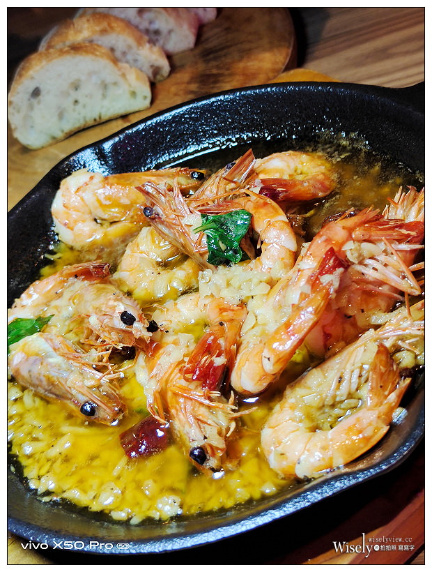 松菸美食。隱世新樂園(歇業)︱音樂美酒佳餚的文創餐酒館，豐富多元跨國料理～捷運市政府站美食 x 信義區美食