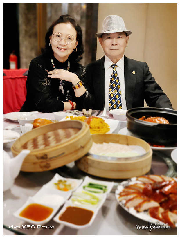 台北華國大飯店。帝國會館︱秋潮食蟹祭：過海香辣蟹、黃金咖哩蟹、鮮蟹粉絲煲，必嚐一鴨三吃與港點
