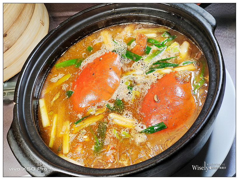 台北華國大飯店。帝國會館︱秋潮食蟹祭：過海香辣蟹、黃金咖哩蟹、鮮蟹粉絲煲，必嚐一鴨三吃與港點