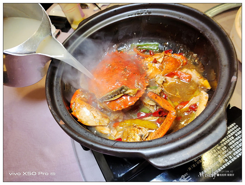 台北華國大飯店。帝國會館︱秋潮食蟹祭：過海香辣蟹、黃金咖哩蟹、鮮蟹粉絲煲，必嚐一鴨三吃與港點