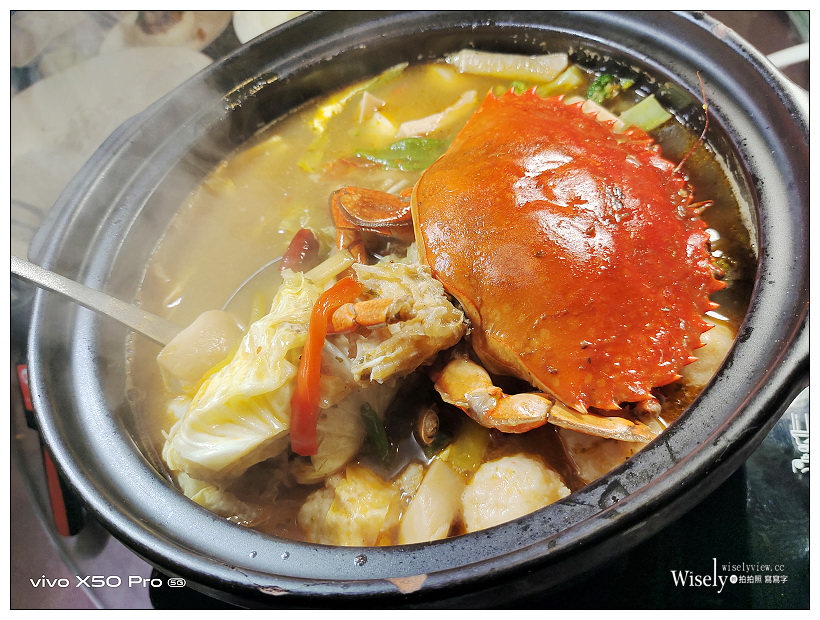 台北華國大飯店。帝國會館︱秋潮食蟹祭：過海香辣蟹、黃金咖哩蟹、鮮蟹粉絲煲，必嚐一鴨三吃與港點