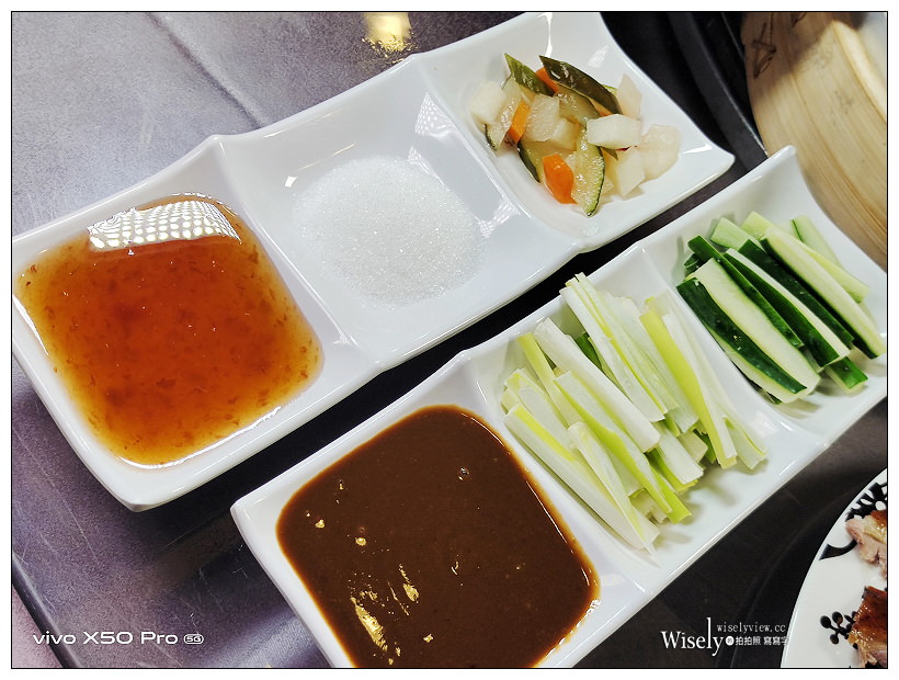 台北華國大飯店。帝國會館︱秋潮食蟹祭：過海香辣蟹、黃金咖哩蟹、鮮蟹粉絲煲，必嚐一鴨三吃與港點