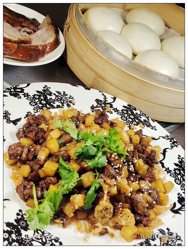 台北華國大飯店。帝國會館︱秋潮食蟹祭：過海香辣蟹、黃金咖哩蟹、鮮蟹粉絲煲，必嚐一鴨三吃與港點