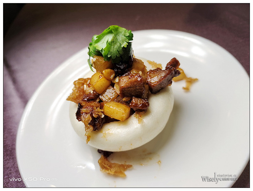 台北華國大飯店。帝國會館︱秋潮食蟹祭：過海香辣蟹、黃金咖哩蟹、鮮蟹粉絲煲，必嚐一鴨三吃與港點