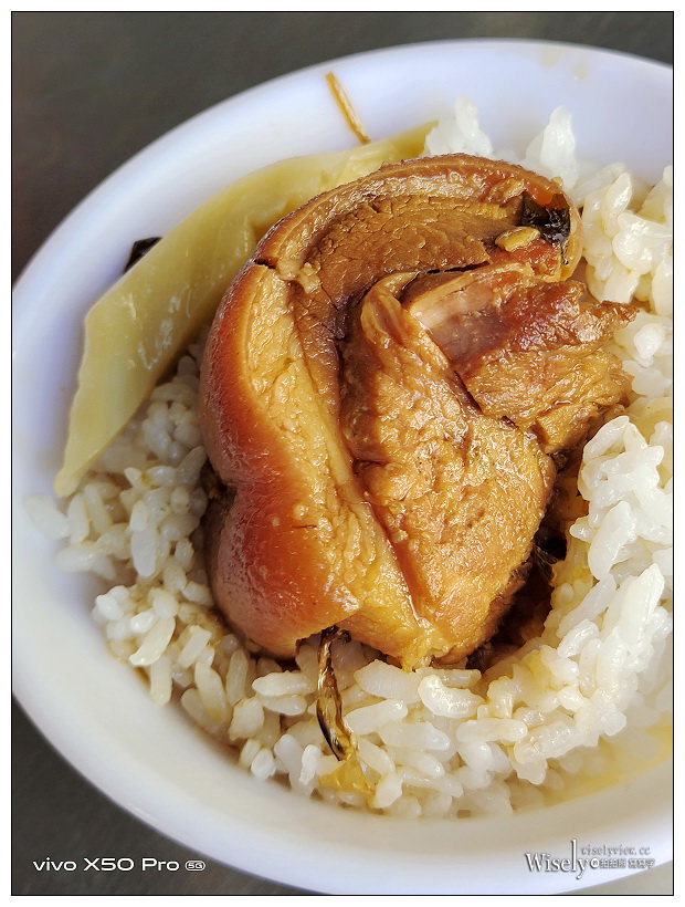 台中西區。第五市場美食︱阿彬爌肉飯、太空紅茶冰:在地人早午餐日常,食尚玩家推薦銅板美食小吃 台中西區。第五市場美食︱阿彬爌肉飯、太空紅茶冰:在地人早午餐日常,食尚玩家推薦銅板美食小吃