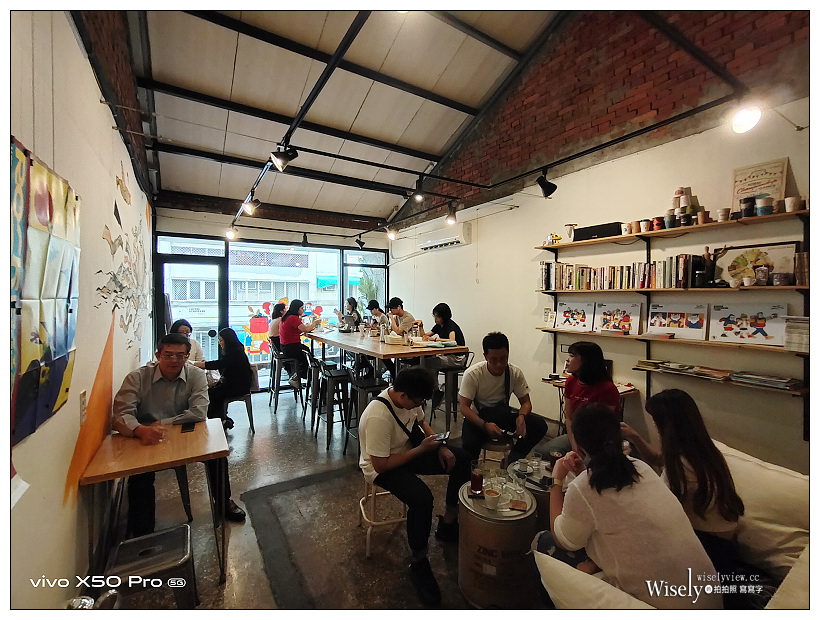 台中西區。Coffee Stopover︱自家烘培豆與專業手沖，在地知名文青老宅咖啡店；鬍子大叔咖啡浪遊／大和村裡的美術館～台中西區美食 x 台中網紅咖啡店