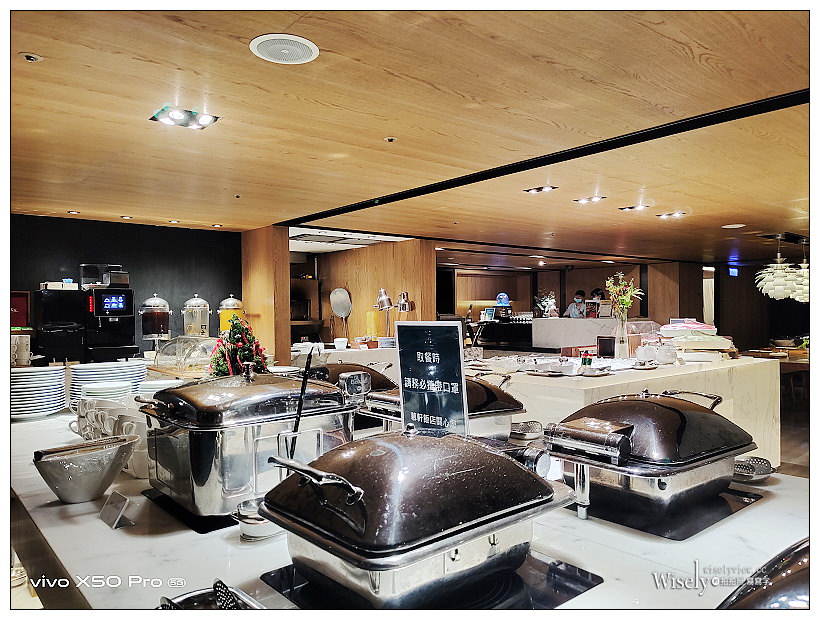 慕軒飯店自助餐。GUSTOSO餐廳︱12月戰斧牛排饗宴吃到飽，用餐加送澎湖大明蝦～捷運信義安和站美食