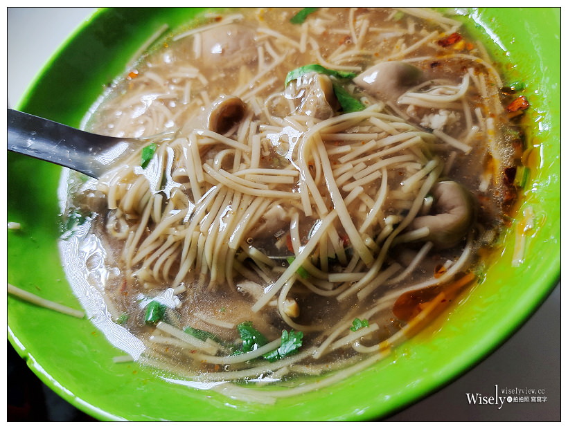 宜蘭美食。礁溪古早味大腸麵線︱湯鮮料多份量足，在地30年古早味市場小吃～礁溪早餐 x 宜蘭美食