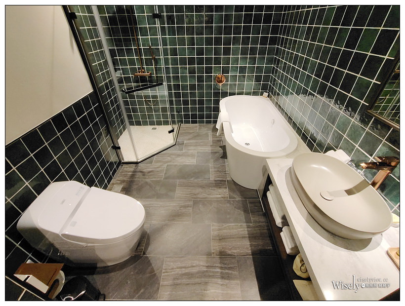 高雄新興。JOHO HOTEL︱相鄰車站捷運的精品酒店，半自助早餐午茶誠意十足，設施齊全高檔服務佳，頂樓夜景也很棒~高雄車站住宿推薦