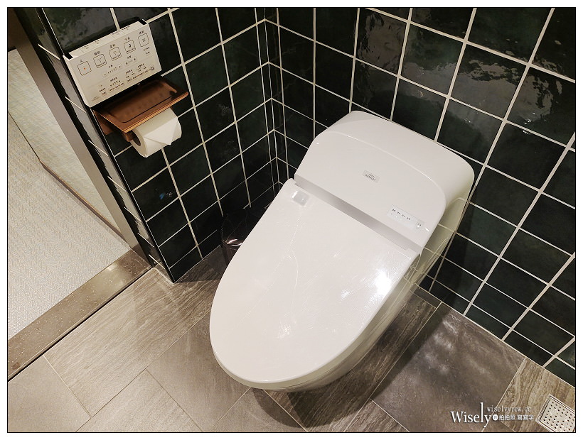 高雄新興。JOHO HOTEL︱相鄰車站捷運的精品酒店，半自助早餐午茶誠意十足，設施齊全高檔服務佳，頂樓夜景也很棒~高雄車站住宿推薦